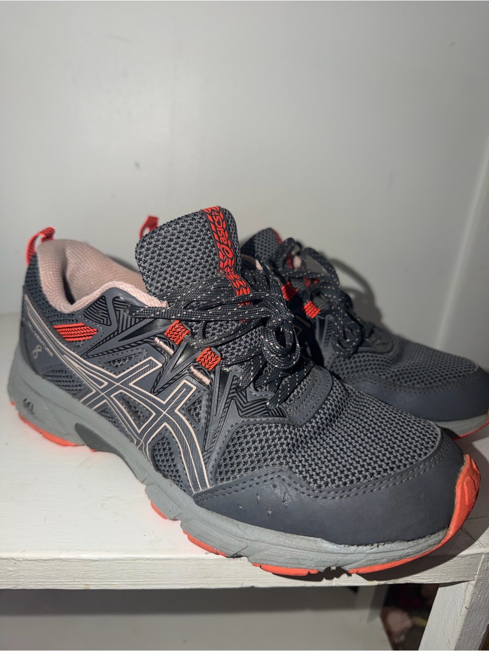 ASICS GEL-VENTURE (women’s size 8) ; Gray & orange shoes.